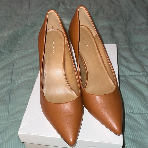 Brown Heels - Picture 1 of 4